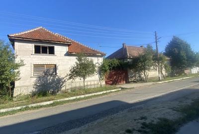 Casă cu 4 camere în Mizieș - 2