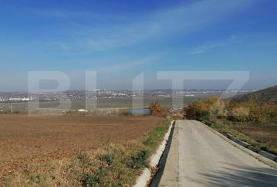 Teren de 5000 mp, în Central - 1