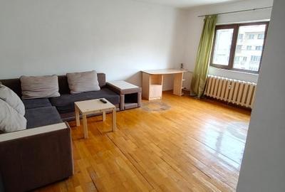 Apartament cu 3 camere decomandat, mobilat în Unirii