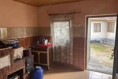 Casă cu 4 camere cu Teren 1322 Mp în Săvârșin - 3