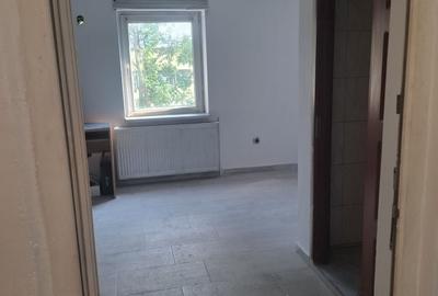 Casă cu 4 camere în 1 Decembrie - 2
