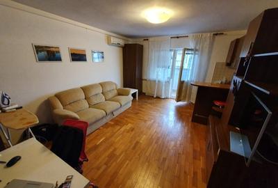 Garsonieră decomandată în Nerva Traian