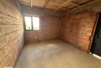Casă cu 3 camere în Central