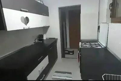 Apartament cu 2 camere decomandat în Gara de Nord