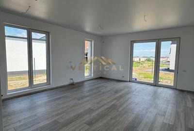 Casă cu 4 camere cu Teren 440 Mp în Vidra - 1