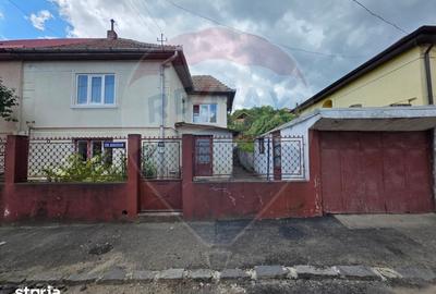 Casă cu 3 camere cu Teren 250 Mp în Central