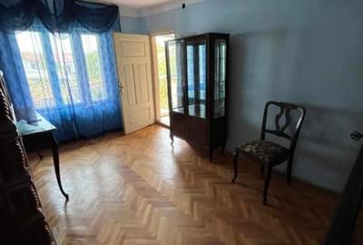 Casă individuală cu 6 camere cu Canalizare în Central - 7
