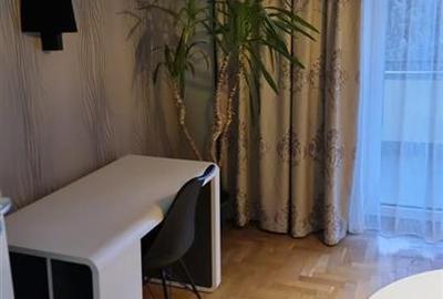 Apartament cu 4 camere decomandat, mobilat în Central