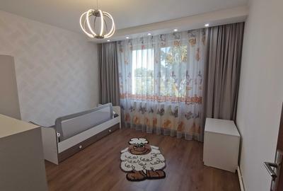 Apartament cu 3 camere decomandat în Mureșeni