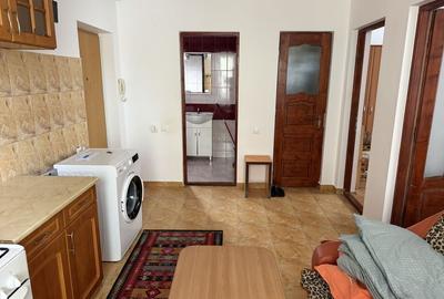 Apartament cu 2 camere decomandat în Între Lacuri
