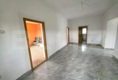 Casă cu 4 camere cu Teren 1240 Mp în Țibana