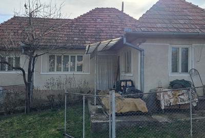 Casă cu 3 camere în Chiheru de Jos