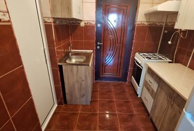 Garsonieră semidecomandată în Micro 21 - 2
