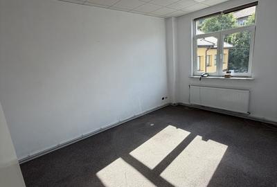 Spațiu comercial, de 56 mp, în Central - 1