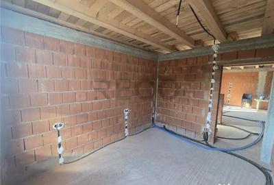 Casă cu 3 camere cu Teren 545 Mp în Tărian - 8