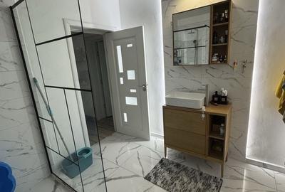 Casă cu 4 camere decomandat în Central - 4