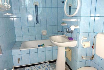 Apartament cu 3 camere decomandat în Traian - 7