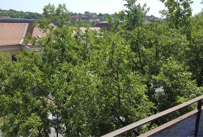 Apartament cu 2 camere decomandat în Ultracentral