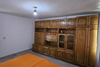 Casă cu 2 camere cu Teren 974 Mp în Micești