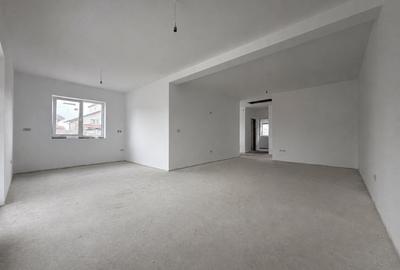 Duplex cu 4 camere cu Teren 370 Mp în Șag