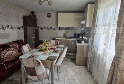 Casă cu 4 camere în Băltița - 2
