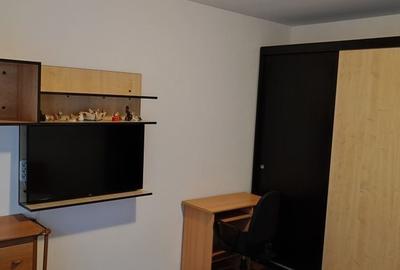 Apartament cu 2 camere decomandat în Roșu