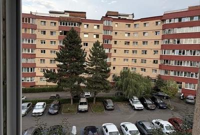 Apartament cu 2 camere decomandat în Răcădău