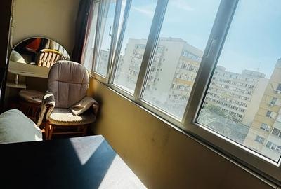 Apartament cu 3 camere semidecomandat în Obor