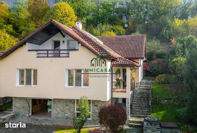 Casă cu 8 camere cu Teren 1310 Mp în Mihăești