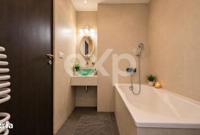 Apartament cu 3 camere în Schei