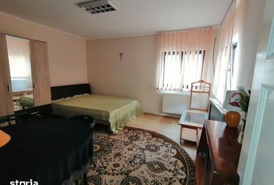 Garsonieră decomandată, mobilată în Central