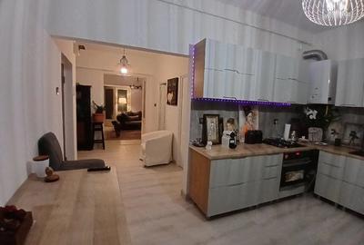 Apartament cu 3 camere decomandat în Central - 3