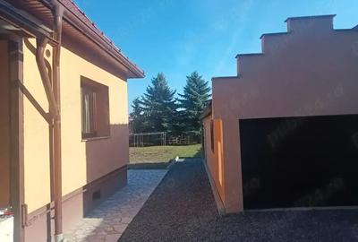 Casă cu 4 camere cu Teren 600 Mp în Central - 2