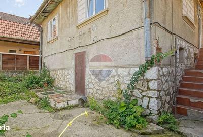 Casă cu 4 camere în Centrul Civic