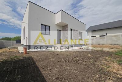 Casă cu 3 camere cu Canalizare în Berceni