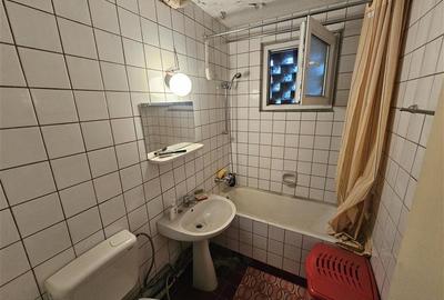 Apartament cu 2 camere semidecomandat în Micro I - 18