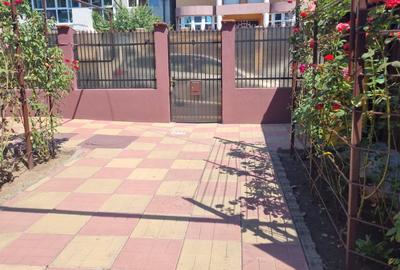 Casă cu 3 camere cu Canalizare în Rahova