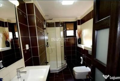Casă cu 6 camere cu Teren 500 Mp în Central