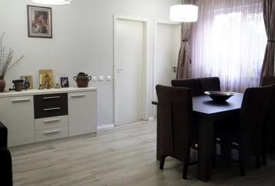 Apartament cu 3 camere semidecomandat în Apărătorii Patriei