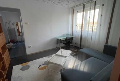 Apartament cu 3 camere semidecomandat în Central - 2