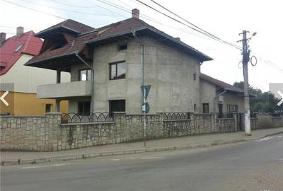 Casă cu 10 camere cu Teren 700 Mp în Rădăuți - 3