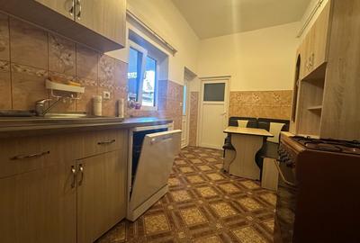 Apartament cu 3 camere, mobilat în Florilor - 21