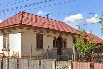 Casă cu 5 camere cu Teren 1250 Mp în Ciupercenii Noi