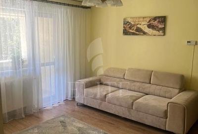 Apartament cu 3 camere semidecomandat în Grigorescu