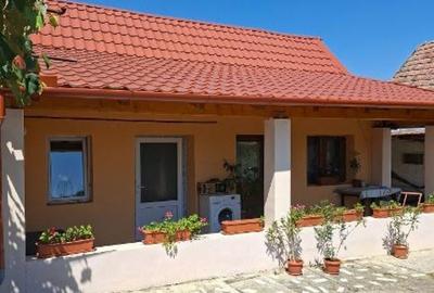 Casă cu 2 camere decomandat cu Teren 1150 Mp în Slimnic