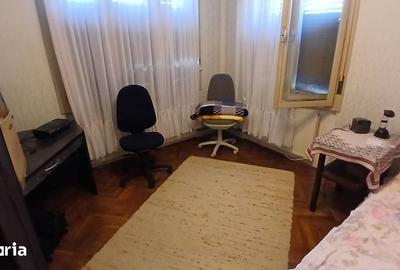 Casă cu 3 camere cu Teren 1442 Mp în Central