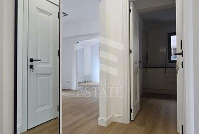 Apartament cu 3 camere semidecomandat, mobilat în Ultracentral