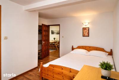 Casă cu 7 camere cu Teren 1000 Mp în Central - 9