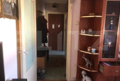 Apartament cu 2 camere semidecomandat, mobilat în 14 Mai