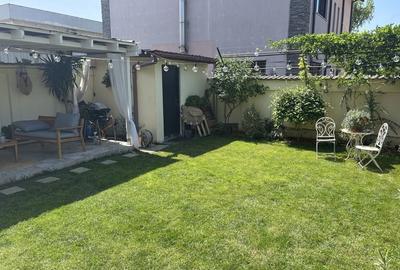 Casă cu 4 camere în Central